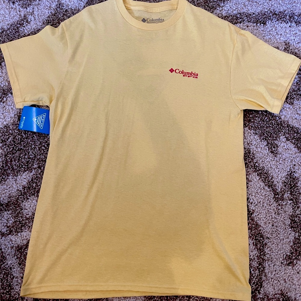 Men’s Columbia Tee! 💛
